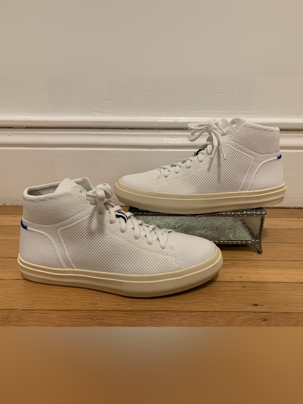 EUC ROTHY’S White Mesh Hi-Top Sneakers with removable footbed support SZ W-8.5M